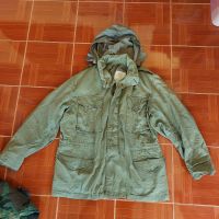 ??เสื้อทหาร M65 1981 Green Military - USA ?? Made in USA. อก46 ปี1981 สภาพวีรบุรุษสงคราม ซิ๊ปScovillและกระดุมใช้งานเต็ม100 งานกองทัพ ถ้าอกช่วง44-46 ใส่เท่มาก คนใส่ไซส์ M ต้นๆจะเข้ารูปทรงสบายตัวมาก มีตำหนิเยอะขอคนรับได้งานปีลึกไปใส่เก๋าๆดุๆ