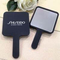 กระจกแต่งหน้า Shiseido

มาในสีดำด้าน ด้านหลังสกรีนโลโก้ Shiseido ส่องแล้วไม่หลอกตา Nongnabeauty