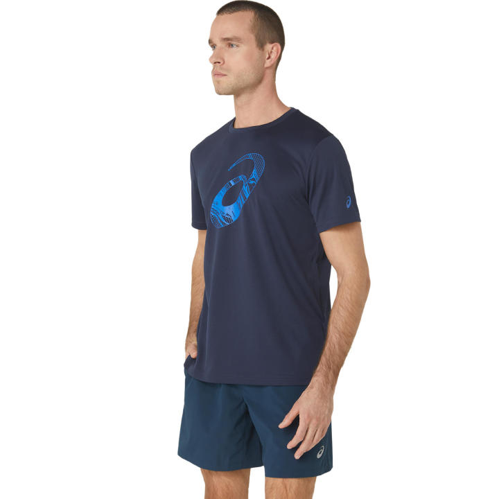 asics-asics-spiral-graphic-ss-tee-men-training-เสื้อ-ผู้ชาย-เสื้อ-เสื้อคอกลม-ของแท้-midnight