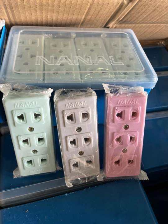 ปลั๊กลอย-3-ที่-ยี่ห้อ-nanal-หลังเหล็ก-กล่องพลาสติก-คละสี-ราคา-1โหล-12ชิ้น