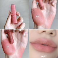 4U2 Cosmeticsเล่นใหญ่อีกแล้ววว ออกลิปเนื้อแป้งมา น้องเป็นซอฟท์แมท เนื้อแน่น นุ่มมมม ละมุนมากกกก ทาแล้วเบาสบายปาก ยิ่งเอามาเกลี่ยฟุ้งๆยิ่งสวยยยยย ติดทนพอสมควรเลยรุ่นนี้