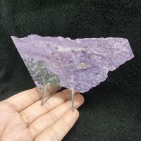 หินก้อนชารอยต์ ชารอยต์ (Charoite)หินคลายทุกข์ ยาว 10.3 ซม. หน้ากว้าง 5.9 ซม.
หนา 0.5 ซม.น้ำหนัก 59 g.