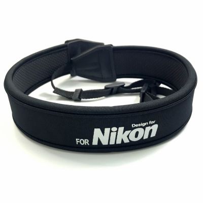 สายคล้องคอ Nikon แบบนิ่ม Neoprene (สีดำ/ขาว)
