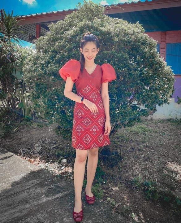 เดรสผ้าไทยสีแดง-ทรงสวยมาก-ต้อนรับตรุษจีนแบบไทยๆ-งานป้าย