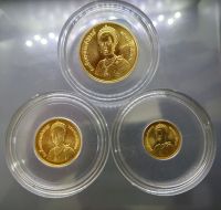 เหรียญทองคำ เนื้อทองคำ ครบชุด รับประกันแท้ ชนิดราคาหน้าเหรียญ 1500-3000-6000 บาท เหรียญที่ระลึก เฉลิมพระชนมพรรษา ครบ 5 รอบ ราชินี พ.ศ.2535