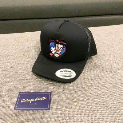 MEGAYACHT TRUCKER HAT