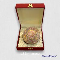 ตลับเคลื่องประดับทรงตอไม้ เบญจรงค์ พร้อมกล่องผ้าไหม Round Jewelry Case handpainted by JJ Benjarong silk box included