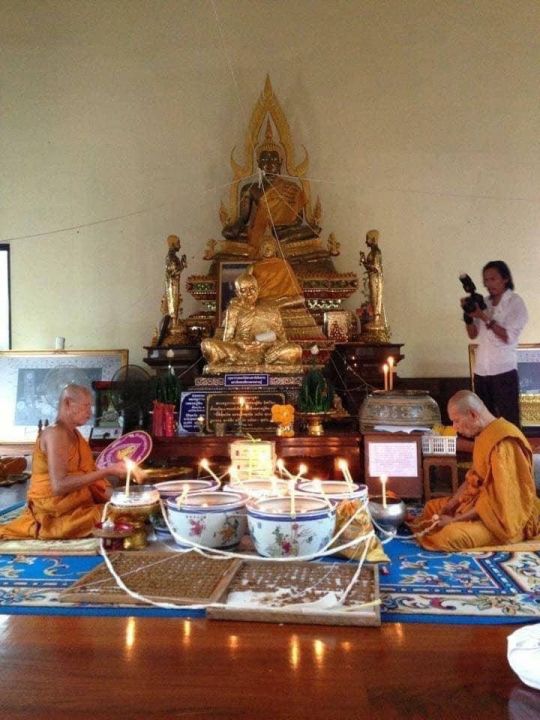 พระขุนแผนยอดขุนพลพรายกุมารบ้านค่าย-วัดอ่างแก้ว-ระยอง-ปี2556-เนื้อว่านดอกไม้ทอง