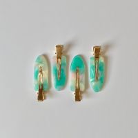 gimmelessed.co — makeup assist clips in seafoam