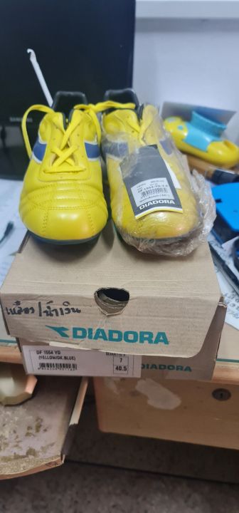 รองเท้าสตั๊ด-diadoraเบอร์-40-5สีเหลืองน้ำเงิน