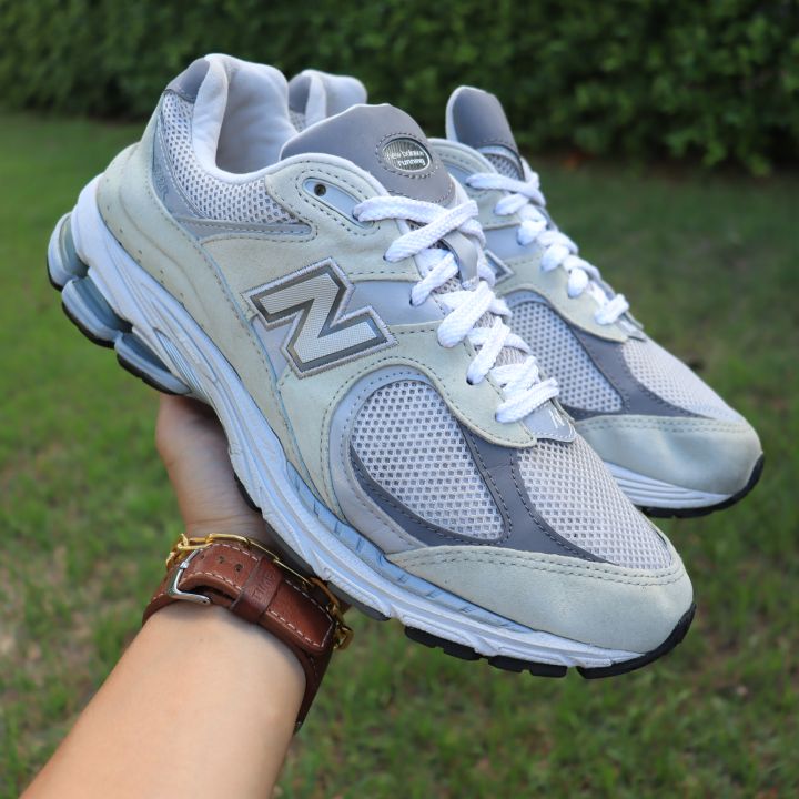 ส่งฟรี New Balance 2002R0 - The Ultimate Running Shoe for Modern