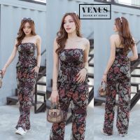 Flora Jumpsuit จั๊มสูทพิมพ์ลายดอกไม้ ด้านหลังแต่งสม๊อคยืดอย่างดีนะคะ ช่วงเอวแต่งสายผูกเอว งานเก๋มากๆนะคะ แม๊ทกับรองเท้าผ้าใบก็น่ารักคะ