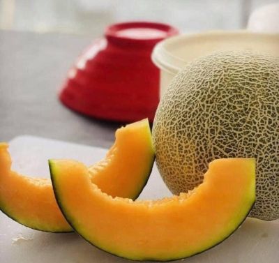 เมลอนสายพันธุ์ญี่ปุ่น Melon ยูบาริ 4 ลูก ส่งฟรี