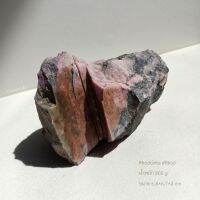 โรโดไนท์| Rhodonite #rho3 น้ำหนัก 205 กรัม
#หินดิบ เนื้อหินสีชมพู ? มีสีดำแทรก