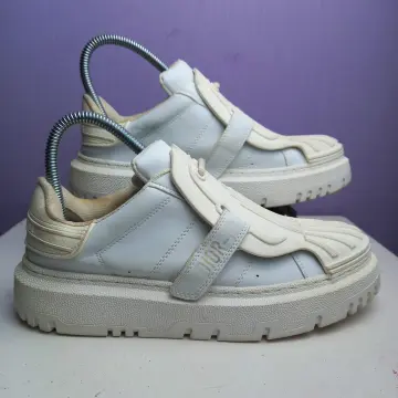 Jual Sepatu Lv Pria Putih Terbaru - Oct 2023