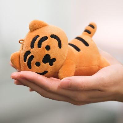 สินค้ามาใหม่!! 🐯 พร้อมส่ง!! Lying Tiger Doll Keyring 🐯 พวงกุญแจน้องเสือจาก muzik tiger🐯