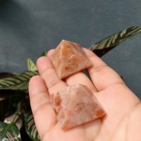 Sunstone | ซันสโตน ?
หินธรรมชาติ หินสะสม สีส้ม #pyramid พีระมิด #1-#2 เหลือบประกายทอง