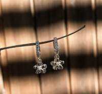 La fleur earring