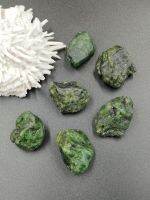 ? กรีนโครมไดออปไซด์ ก้อนขัดเรียบที่ผิว เเต่ไม่ขัดเงา เเหล่งรัสเซีย
( Green Chrome Diopside ) แหล่ง รัสเซีย
? มีให้เลือก 6 แบบ No. 1-6 

✨ สีเขัยวเเบบเข้มๆ มีความเขียวใสในบางจุด ชิ้นนี้สั่งขัดเองจากก้อนดิบ