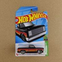 Hot wheels 83 Chevy Silverado กระบะ