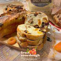 Nayimbakery Fruit Sourdough น้ำหนัก 500g. ราคา 329 บ.