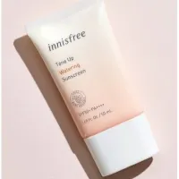 ของแท้ 100% มั่นใจได้ค่ะ Innisfree Tone Up Watering Sunscreen SPF50+ PA++++ 50ml ครีมกันแดดที่ช่วยปรับโทนสีผิวให้สว่างขึ้นอย่างเป็นธรรมชาติ เกลี่ยง่าย เนื้อบางเบา พร้อมเพิ่มความชุ่มชื้นให้กับผิวหน้า