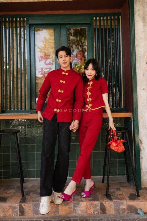 vsm-couple-4680-ชุดกี่เพ้า-ชุดคู่กี่เพ้า-ชุดตรุษจีน-ชุดคู่สีแดง-ชุดรับอังเปา-ชุดใส่ตรุษจีน-ชุดถ่ายพรีเวดดิ้ง