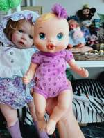 ตุ๊กตาทารก Baby Alive ดูดนิ้วมือนิ้วเท้า ป้ายและปั๊มคอลิขสิทธิ์ Hasbro, 2013 มอมนิดไปซักเพิ่มแต่สภาพน่ารัก