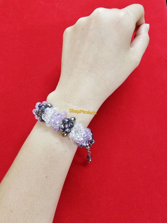 สร้อยข้อมือลูกปัดคริสตัล-handmade-มีแค่ลายละ-1-เส้นเท่านั้นค่ะ-หมดแล้วหมดเลยค่ะ-ประณีตทำขึ้นด้วยมือทุกชิ้น-สวยงามมาก-ยิ่งโดนไฟเล่นไฟดีมาก-ใส่ออกงานได้สวยงามมากๆค่ะ-พร้อมส่ง