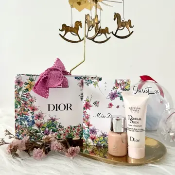 Miss Dior Travel Gift Set Eau de Toilette Travel Spray & Passport Holder in  Box