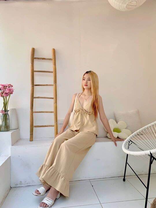 ชุดเซ็ต-สายเดี่ยวมัดคอสม๊อคหลัง-กางเกงขาบานระบาย
