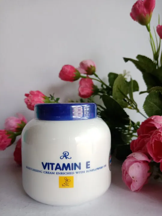 100 ORIGINAL VITAMIN E, MOISTURISING CREAM ENRICHED WITH SUNFLOWER OIL