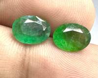 มรกต 2.09cts 8x6mm รูปไข่ พลอยธรรมชาติ 100% Emerald 2.09cts 8x6mm oval shape 100% natural gemstone