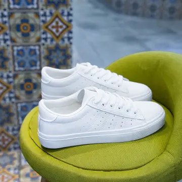 White hot sale sneakers fall