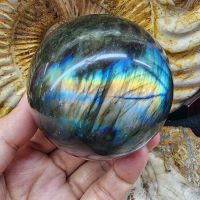 ลูกกลมหินลาบราโดไลต์ หินพ่อมด ลาบราโดไรต์(Labradorite)ขนาดรอบวง 6.8 ซม.น้ำหนัก 459.5 g.