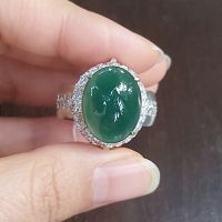 หยหแท้พม่า 100% หยกสีเขียวใส่เนื้อแก้ว มีใบรับรองของแท้ ไม่มีตำหนิ Jadeite Jade (Type A)