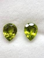 เพอริดอท 9x7mm ทรงลูกแพร์ ธรรมชาติ 100% คู่ Peridot 9x7mm pear shape 100% natural pair