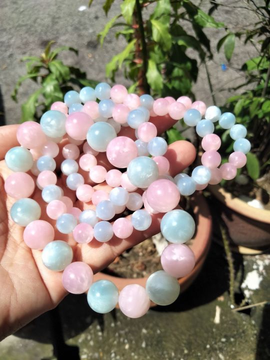 Round Bead UV Bracelet（海云母 Sea Mica）will change colour when you are ...