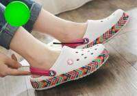 Women Beach Crocks Clogs Women Rainbow Garden Shoes รองเท้าผู้หญิง ทันสมัย