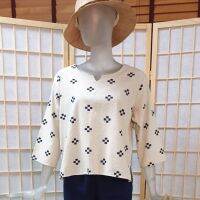 Cottonblouse  เสื้อฝ้ายเมืองพิมพ์ คอวี แขนสี่ส่วน  cotton100% สไตส์ casual สำหรับผู้หญิง