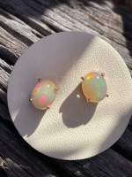 ต่างหูโอปอลไฟ จากประเทศ เอธิโอเปีย ( Ethiopia Fire Opal )