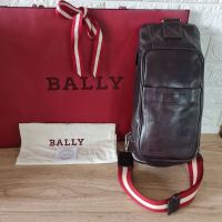 กระเป๋า Bally ของแท้ 100%

Bally bag
ทรงคาดอก