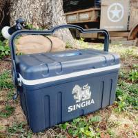 กระติกน้ำแข็ง ความจุ 9 ลิตร -ขนาด 22x40x24 cm -ฝาล็อคได้ แข็งแรง ทนทาน  SINGHA