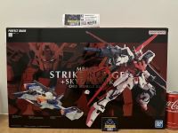 PG Strike Rouge + Skygrasper (Plastic Model)  ราคา 6,990 บาท พร้อมส่ง