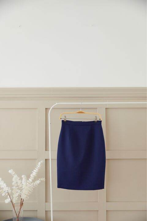 techinee-basic-pencil-skirt-กระโปรงทรงเอผ่าหลัง