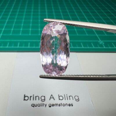 คุนไซต์ Kunzite น้ำหนัก 11.55 ct (17.5x19.8x8)mm พลอยธรรมชาติ ไม่ผ่านการปรุงแต่ง สีชมพูสวย ค่อนข้างสะอาด ไฟเต็ม