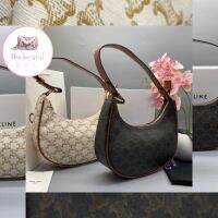 [The.Brand] พร้อมส่งจ้า กระเป๋าสะพายข้างได้ถือได้ Size 23cm งานสวยมากแม่