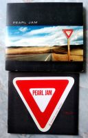 ? CD PEARL JAM + BOOKLET + STICKER