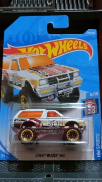 Hot Wheels Monster Trucks Silverado VS Ford Raptor Demolition Doubles