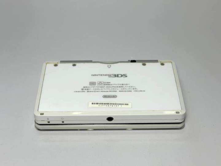 เครื่อง-nintendo-3ds-japan-ice-white